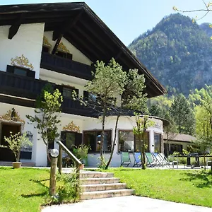 Almhof Baumgarten Bed and breakfast Bad Reichenhall
