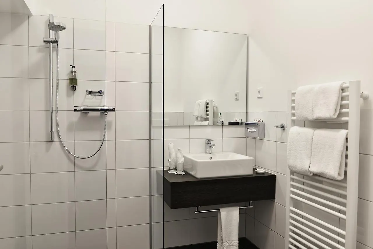 *** Hotel Uhu Gaestehaus Superior Colonia Alemania