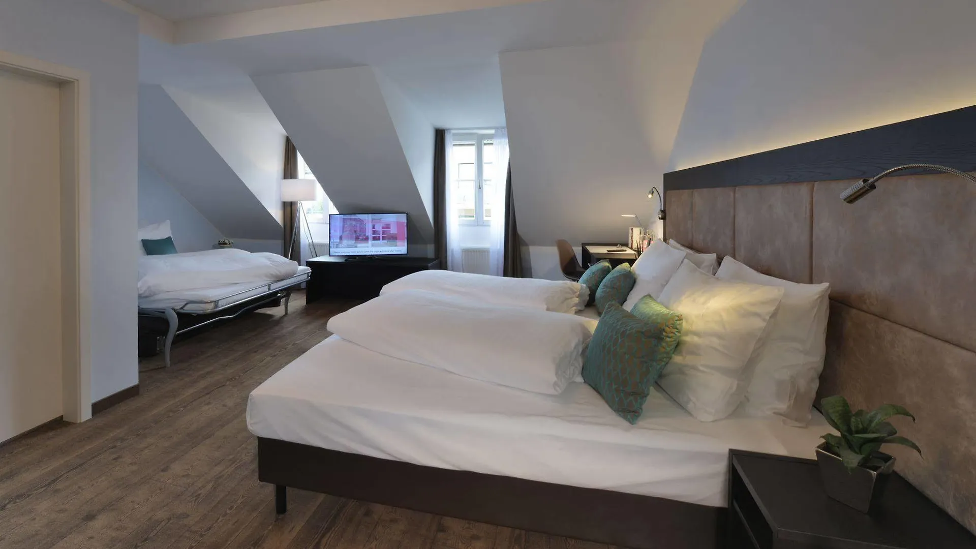 Uhu Gaestehaus Superior Colonia Hotel