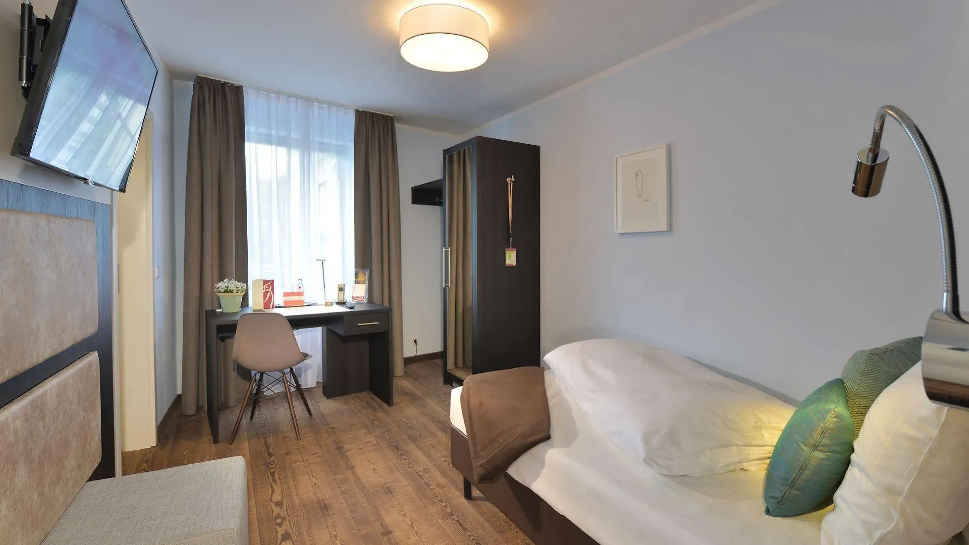 Uhu Gaestehaus Superior Köln