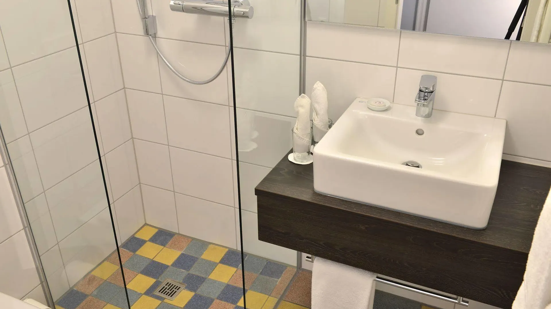 Szálloda Uhu Gaestehaus Superior Köln